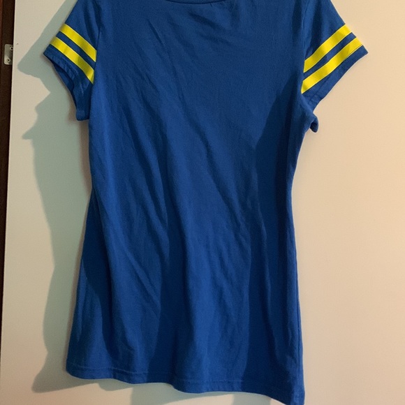 Women’s Top - Picture 2 of 3